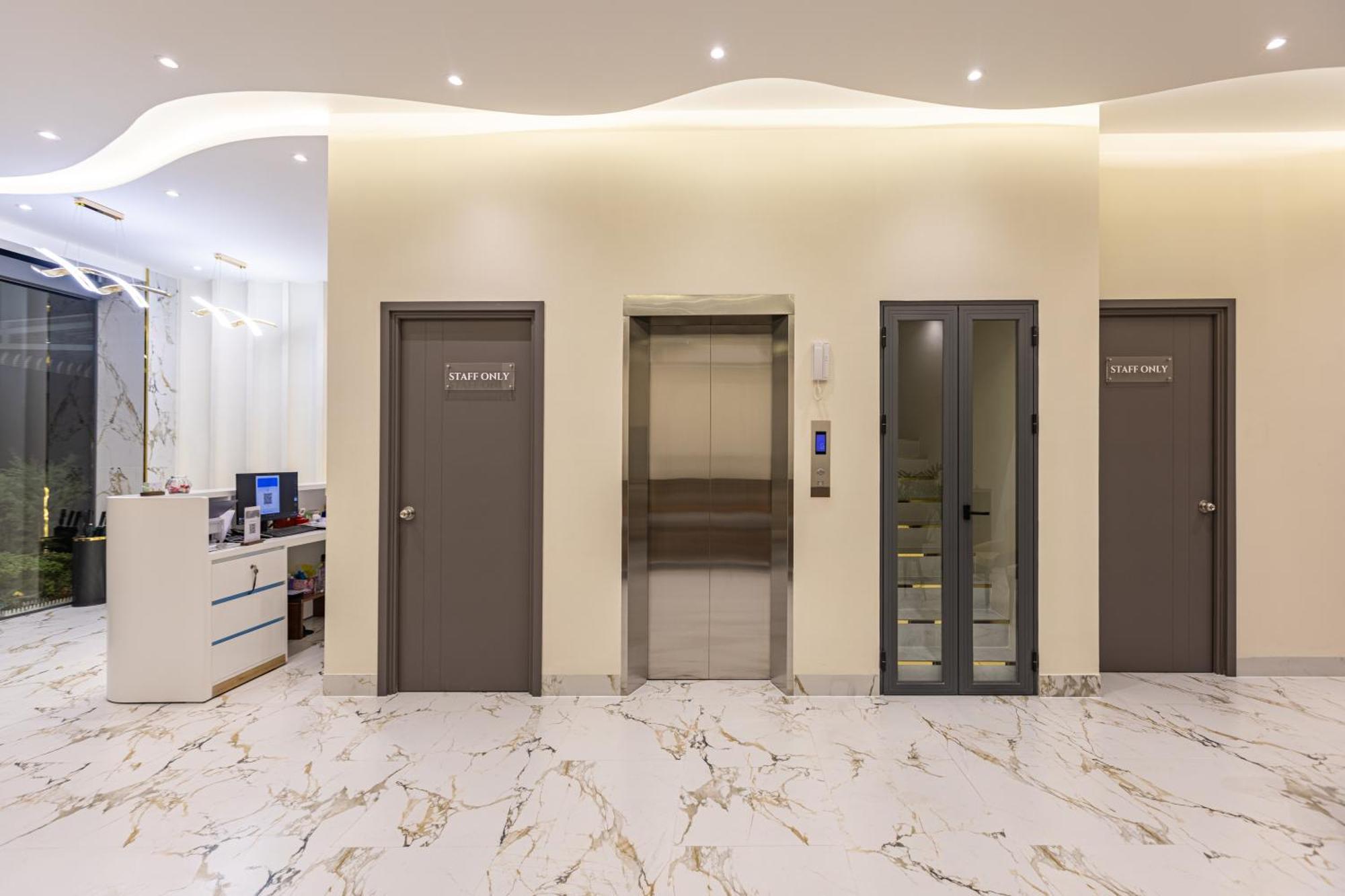 V'Luna Hotel - Managed By Thm Кантхо Экстерьер фото