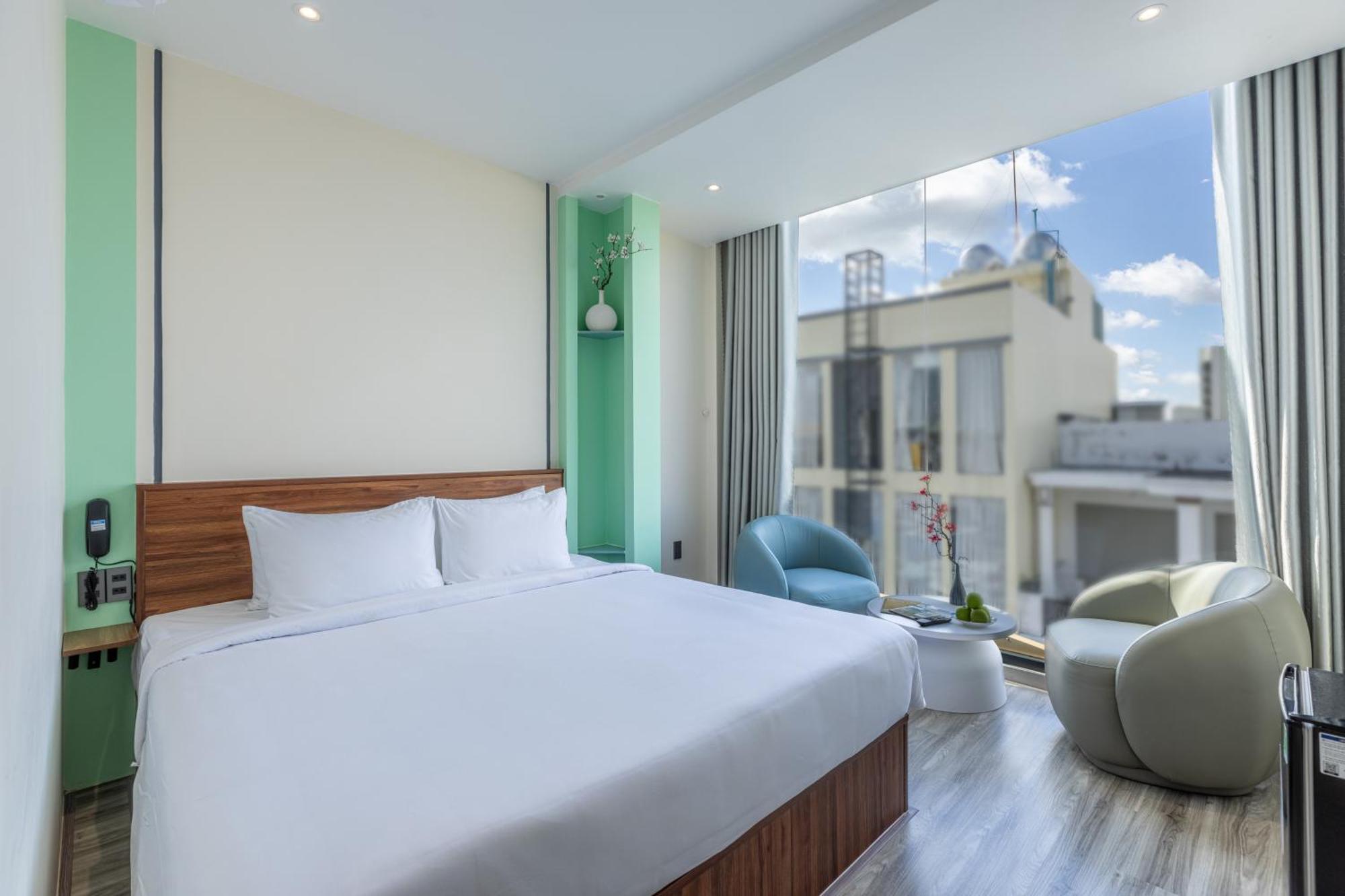 V'Luna Hotel - Managed By Thm Кантхо Экстерьер фото