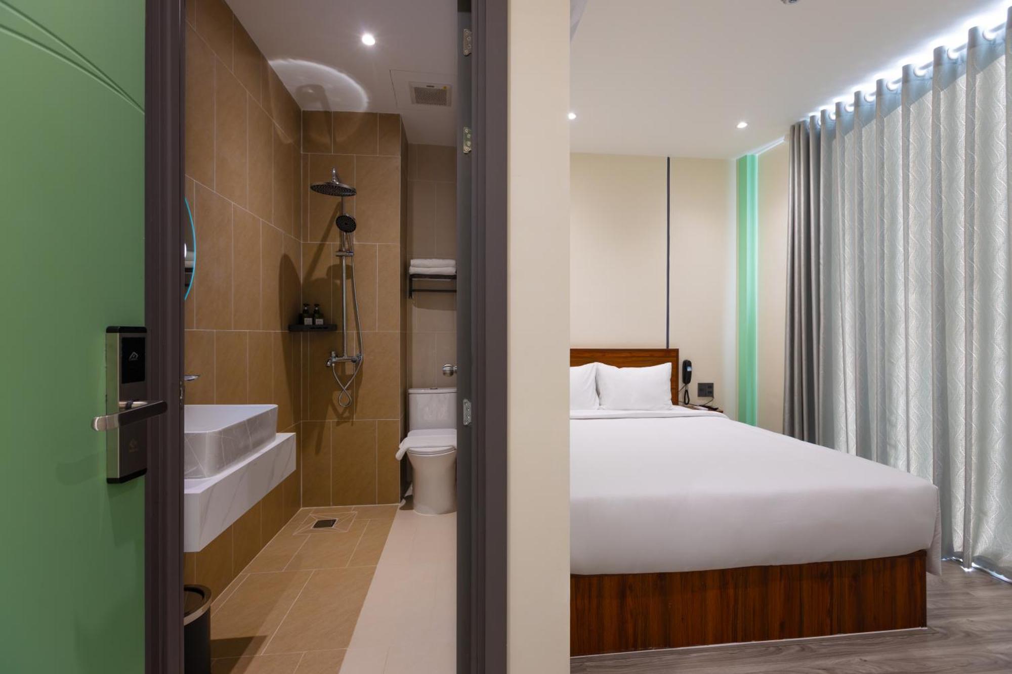 V'Luna Hotel - Managed By Thm Кантхо Экстерьер фото